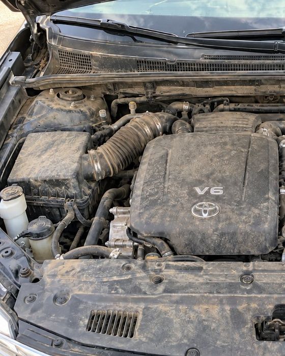 Engine detail, before